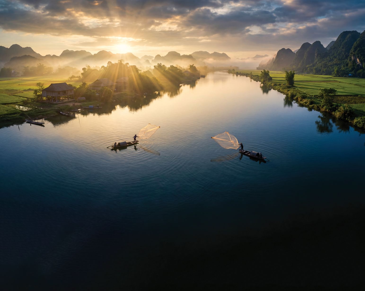 Thả lưới chỗ nước sâu